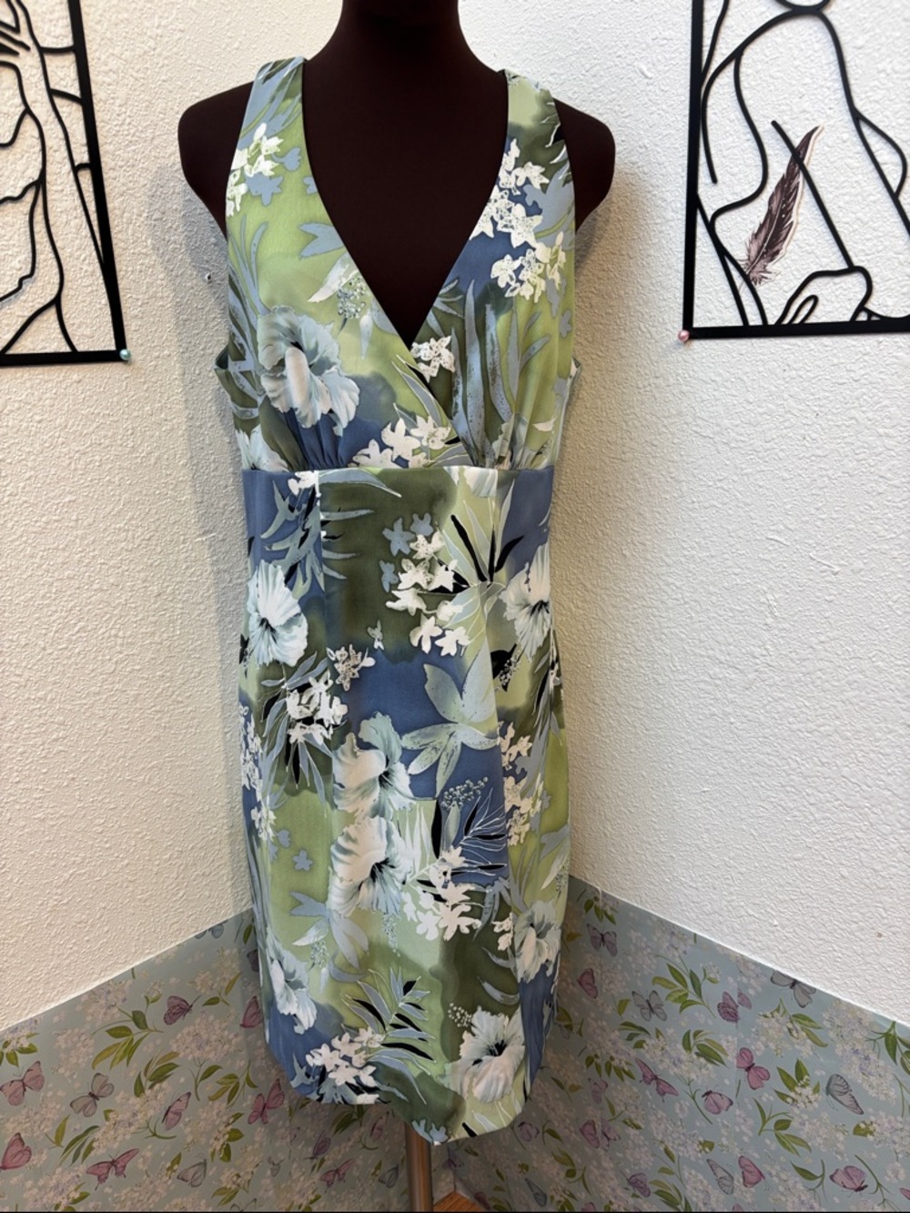 Connected Apparel green and blue tropical print sleeveless sheath dress. Size 16